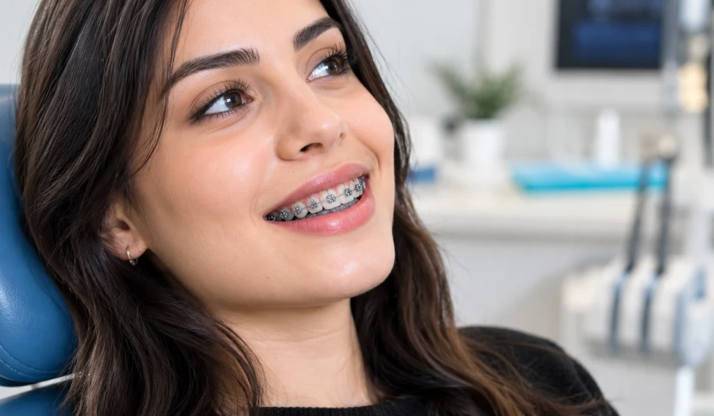 چرا دندانها بعد از ارتودنسی کج میشوند؟