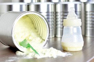 سهمیه شیرخشک نوزادان فروشی نیست / توضیحات رسمی سازمان غذا و دارو