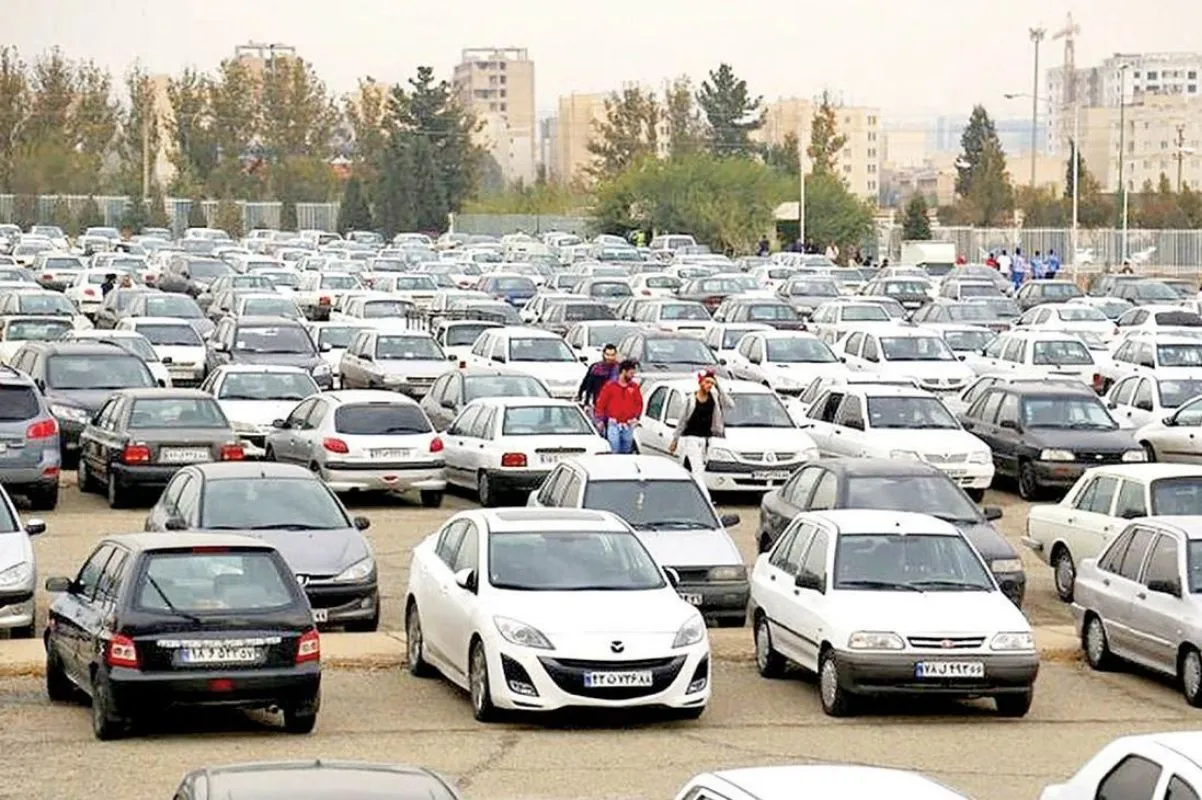 خودروهای داخلی گران‌تر شدند؛ رکود بازار ادامه دارد؟ (شنبه ۱۸ مهر ۱۴۰۵)